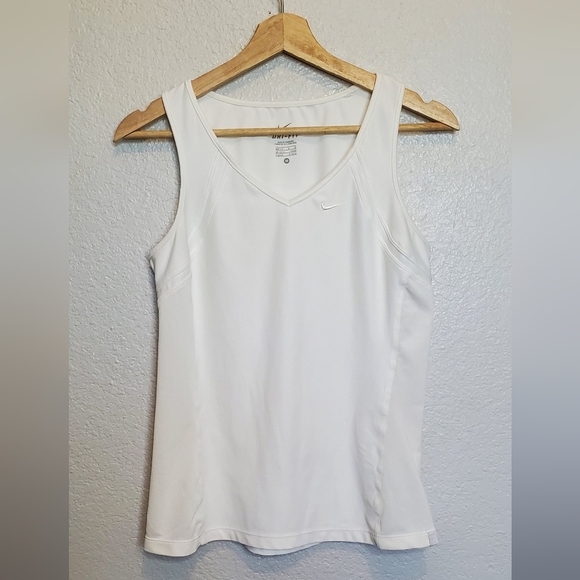 💚5/$25 Nike Dri-Fit White On White Fitted Athletic Tank Sleeveless Top Medium - Picture 1 of 6